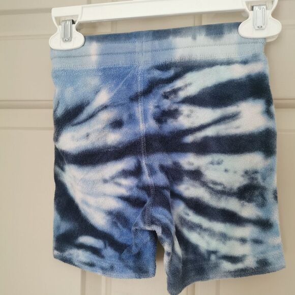2/$20 Gap terry cloth shorts 12-18 m - Picture 3 of 4